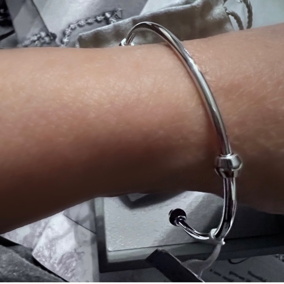 Michael Kors Silver tone cuff Bracelet. - Picture 1 of 4